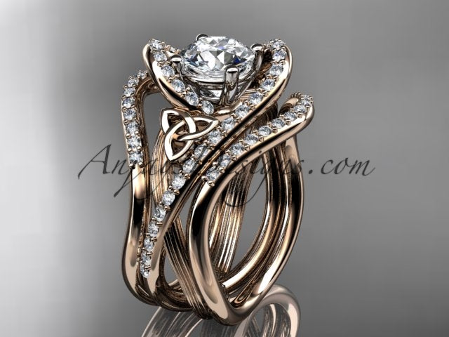 Celtic Trinity Knot bridal set close-up