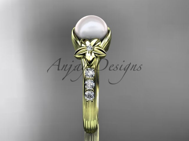 Close-up of the cultured pearl centerpiece on the AP333 ring