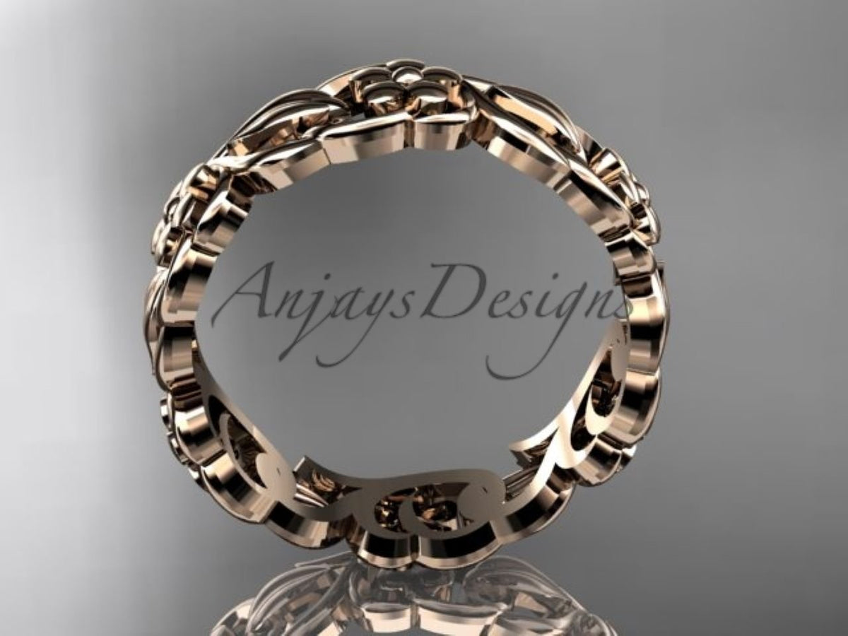 Adjustable floral ring with vintage-inspired gold detailing